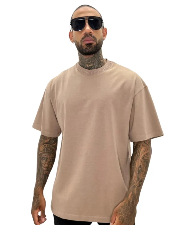 Camiseta Oversize "Turtleneck Relief" - Sandstone