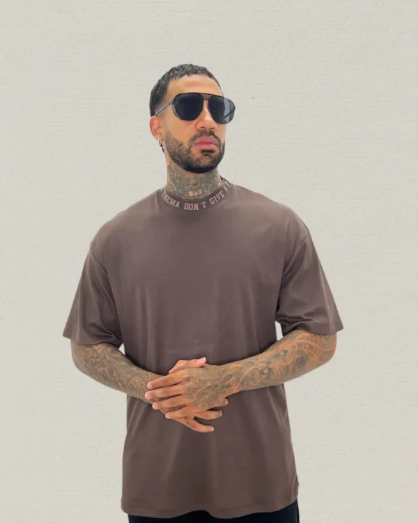 Camiseta Oversize "Turtleneck Relief" - Black Series