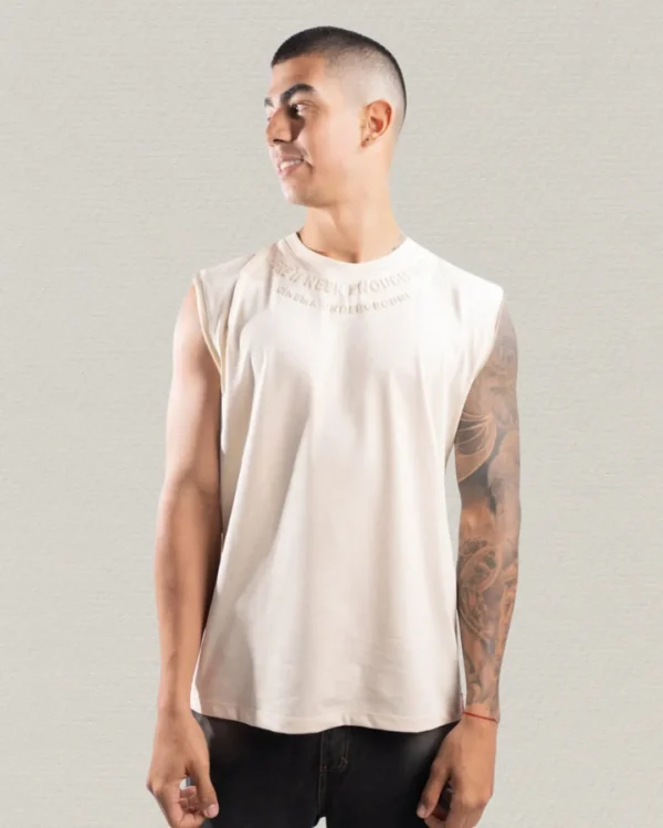 Camisilla Beige Curved Typo