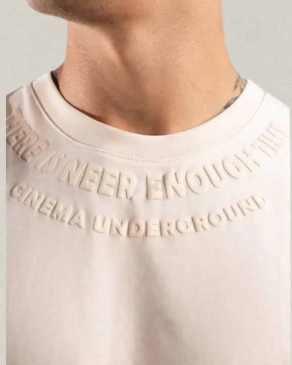 Camisilla Beige Curved Typo