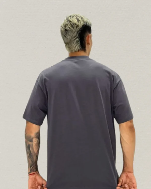 Camiseta Oversize Gráfica Sutil "Relief Arc" - Charcoal